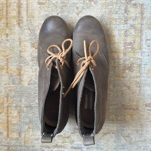 Sperry leather tie wedge